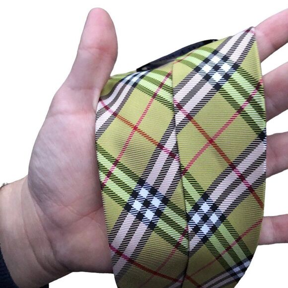 RARE 100% Silk Burberry Tie Big Logo Pattern Tie - Picture 5 of 7